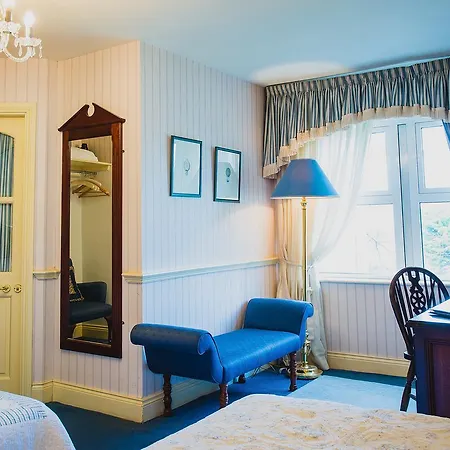 Fuchsia House 4*